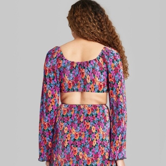 Wild Fable Bell Long
Sleeve Blouse nwt - Picture 3 of 4